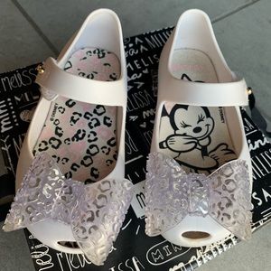 Mini mouse mini Melissa make an offer